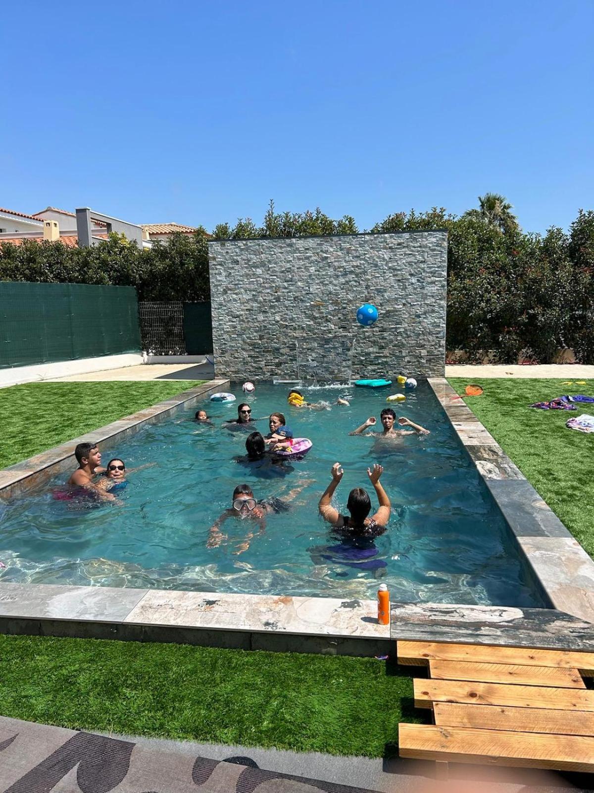 Grande Avec Piscine Villa